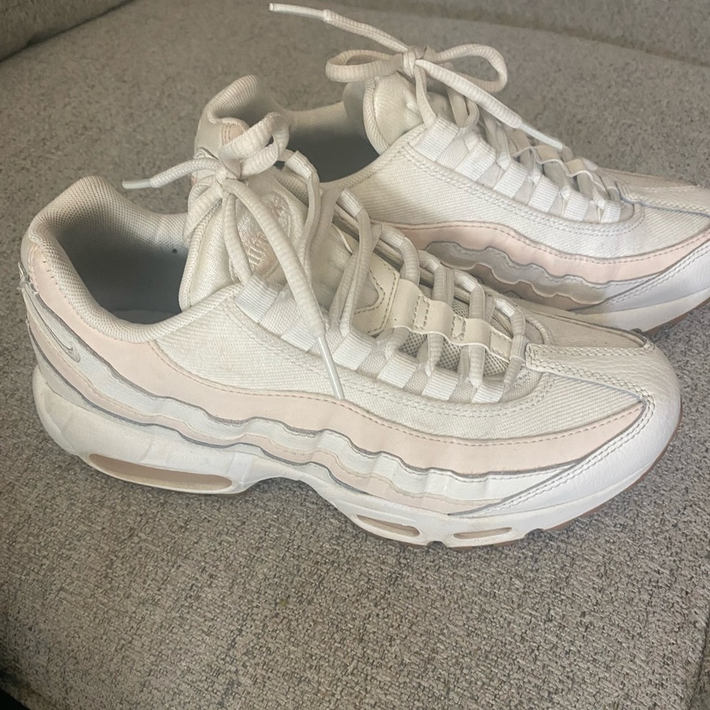 Pink & White Nike Airmax 95